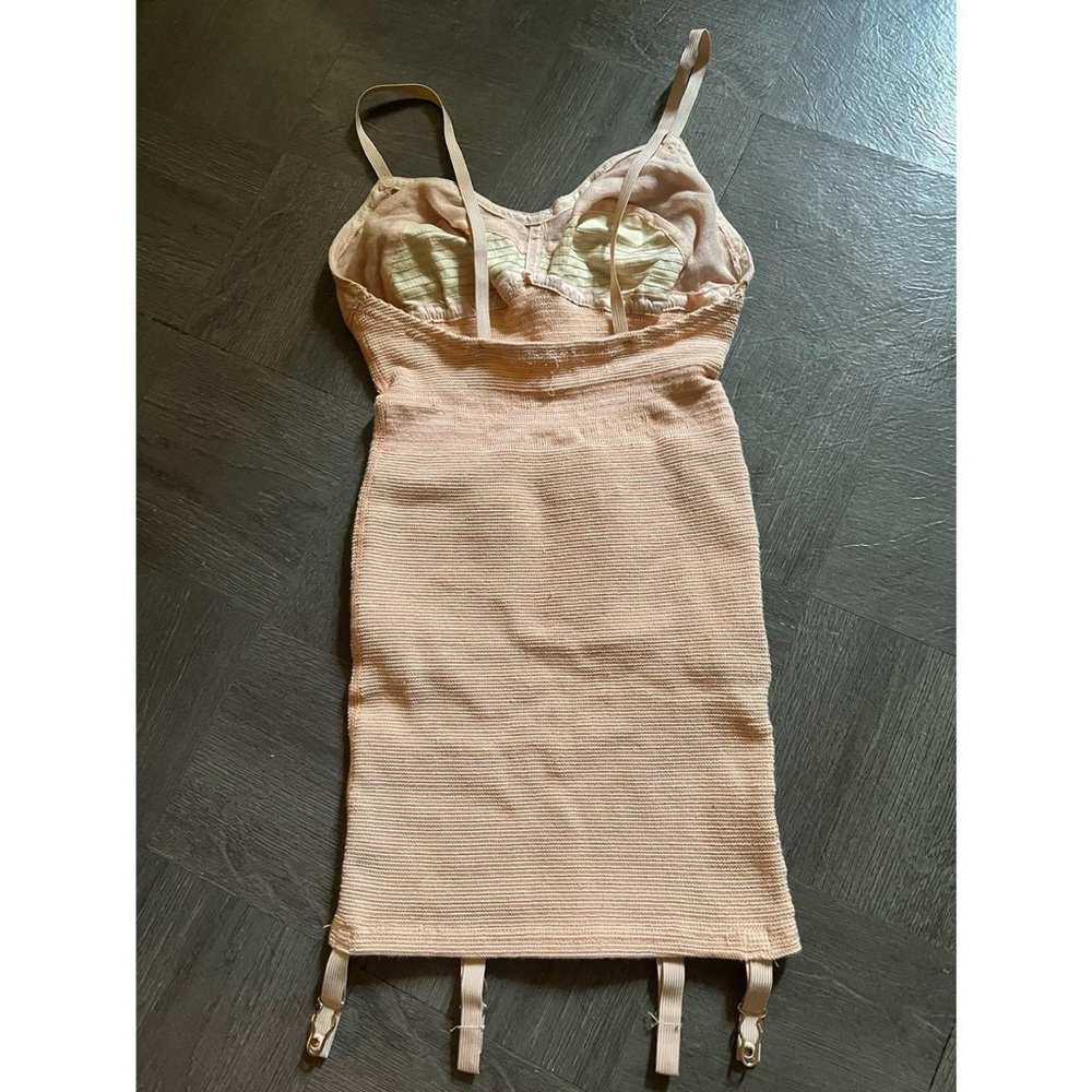 30s/40s pastel pink girdle - Picture 5 of 5
